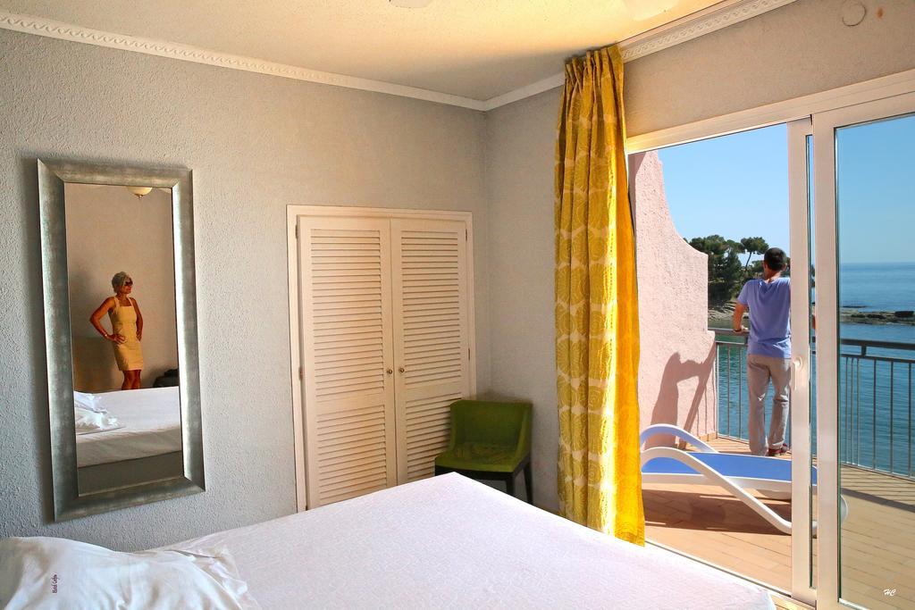 Hotel Grifeu Llança Buitenkant foto