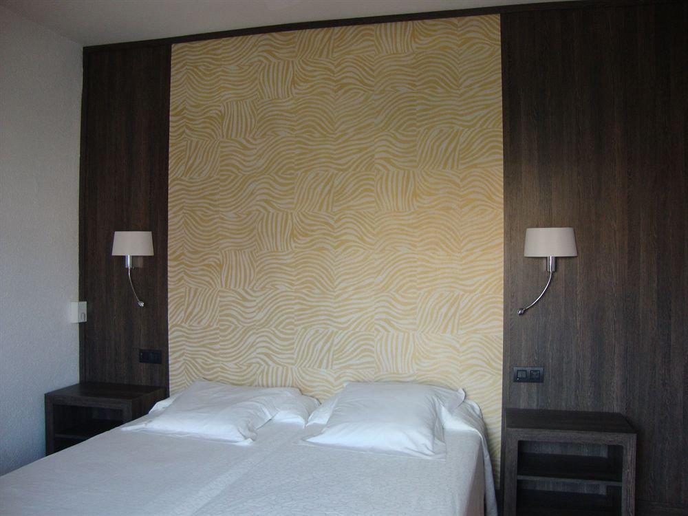 Hotel Grifeu Llança Buitenkant foto